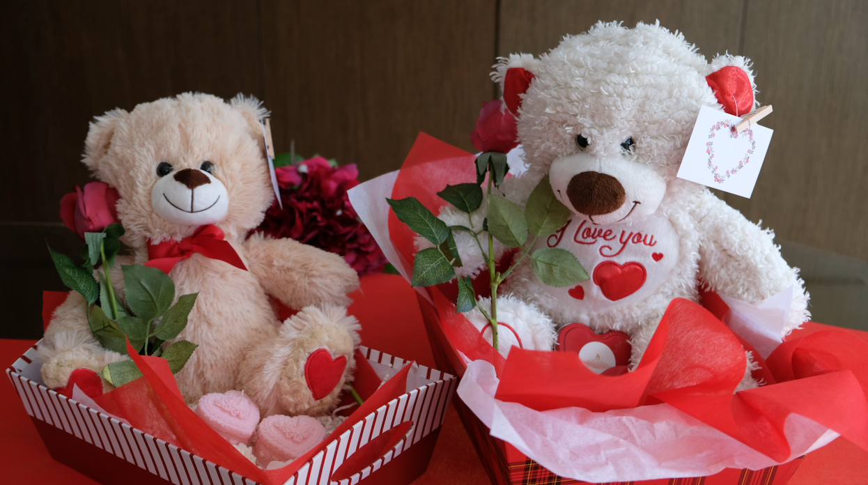 Medium Teddy Valentine Hamper